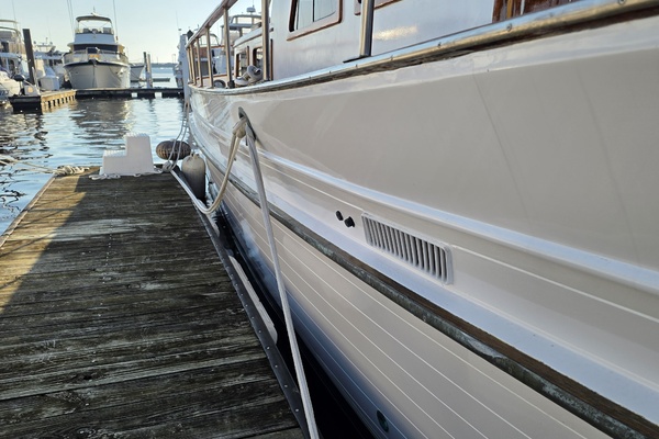 43ft Albin Yacht For Sale