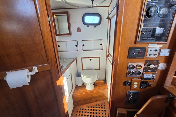 43ft Albin Yacht For Sale