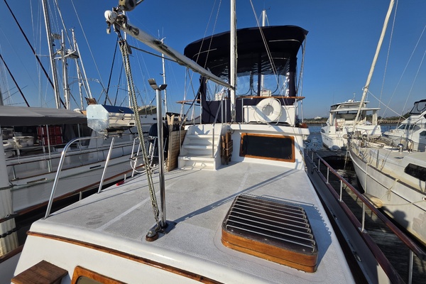 43ft Albin Yacht For Sale
