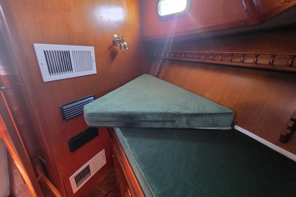 43ft Albin Yacht For Sale