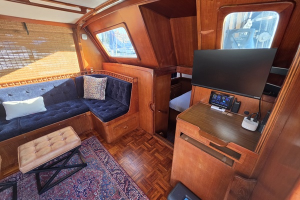 43ft Albin Yacht For Sale