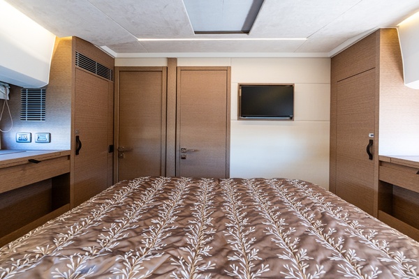Knot Responsible 46ft Prestige Yacht For Sale