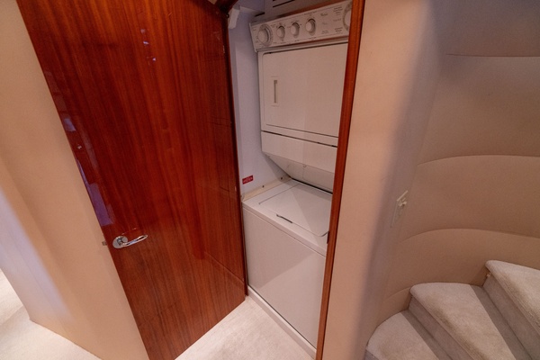 OUTRAGEOUS 80ft Hatteras Yacht For Sale