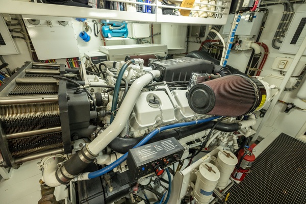 OUTRAGEOUS 80ft Hatteras Yacht For Sale