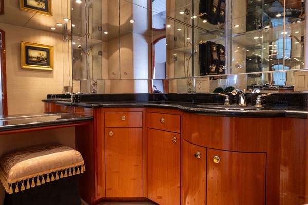 OUTRAGEOUS 80ft Hatteras Yacht For Sale