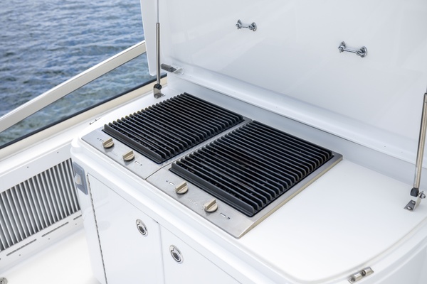 OUTRAGEOUS 80ft Hatteras Yacht For Sale