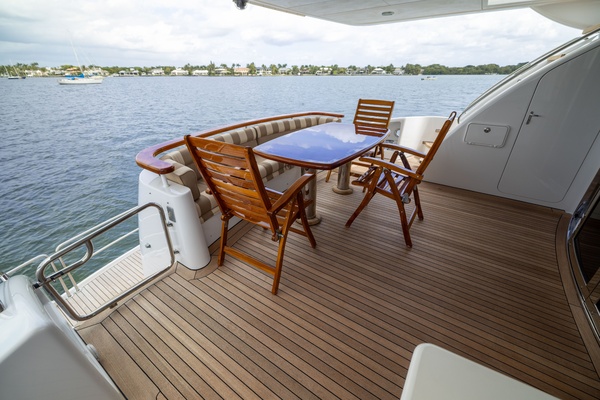 OUTRAGEOUS 80ft Hatteras Yacht For Sale
