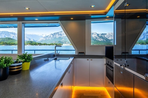 DIESEL THERAPY  71ft Bering Yacht For Sale