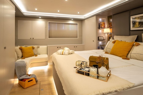 DIESEL THERAPY  71ft Bering Yacht For Sale