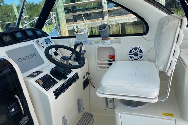 33ft Pursuit Yacht For Sale