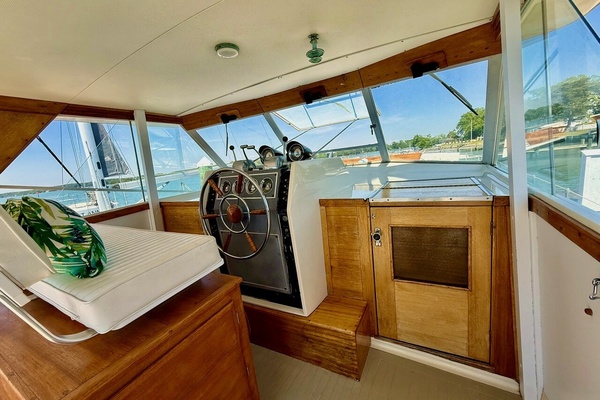 Morning Mist 47ft Chris Craft Yacht For Sale