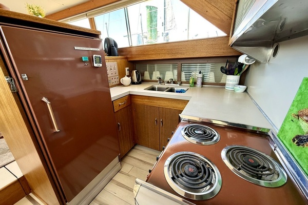 Morning Mist 47ft Chris Craft Yacht For Sale