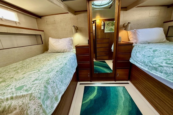 Morning Mist 47ft Chris Craft Yacht For Sale