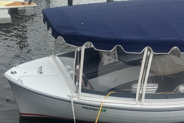 22ft Duffy Yacht For Sale