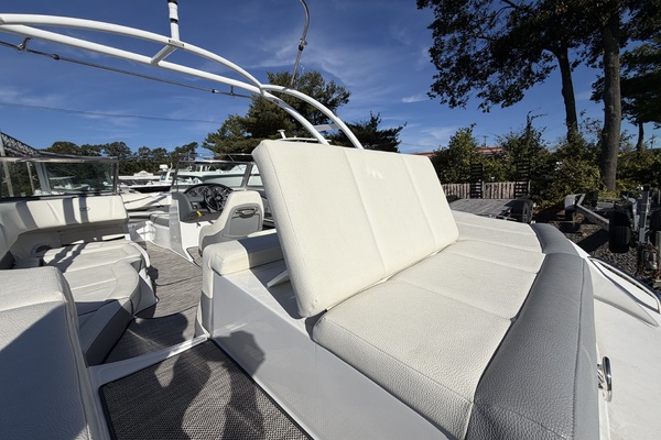 22ft Cobalt Yacht For Sale