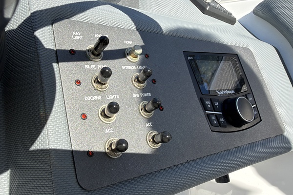 22ft Cobalt Yacht For Sale