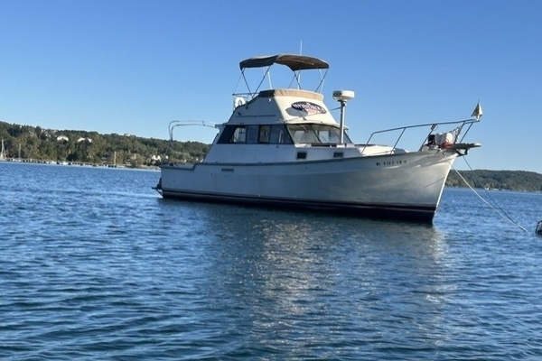 Wondrous 34ft Mainship Yacht For Sale