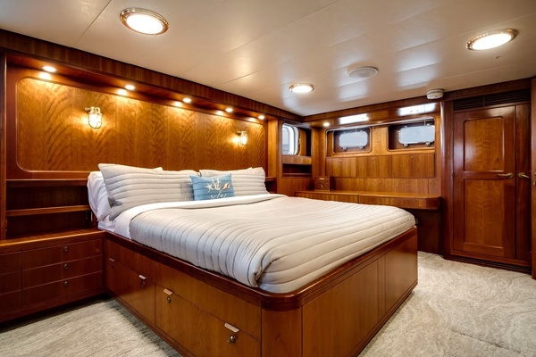 GEMBERY 90ft Palmer Johnson Yacht For Sale