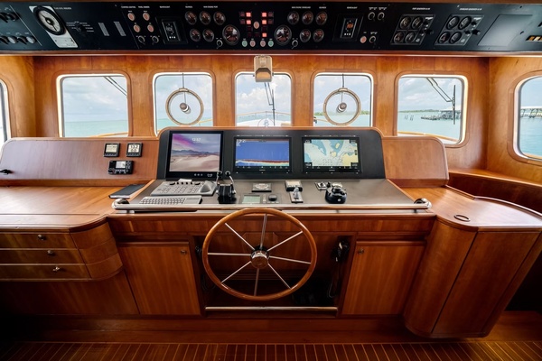 GEMBERY 90ft Palmer Johnson Yacht For Sale