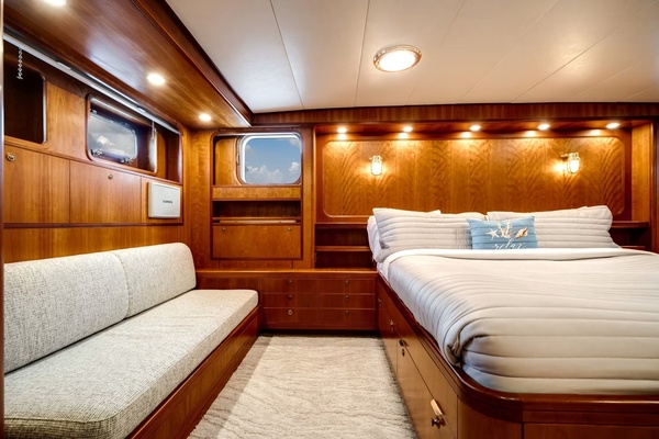 GEMBERY 90ft Palmer Johnson Yacht For Sale
