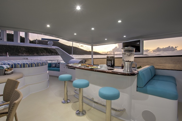 WINNING HAND 120ft Broward Yacht For Sale