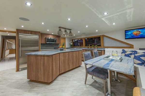 WINNING HAND 120ft Broward Yacht For Sale