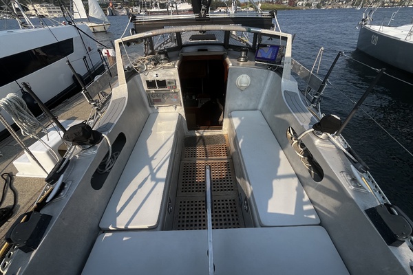 PATINA 35ft Brewer Yacht For Sale