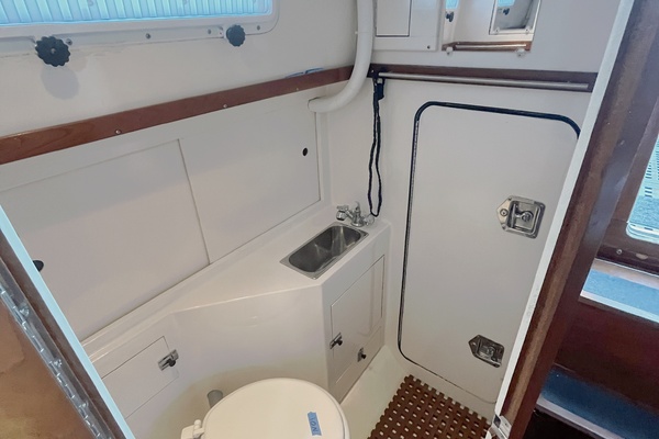 PATINA 35ft Brewer Yacht For Sale