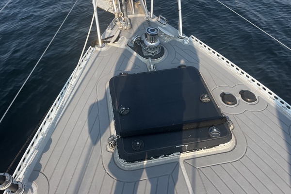 PATINA 35ft Brewer Yacht For Sale