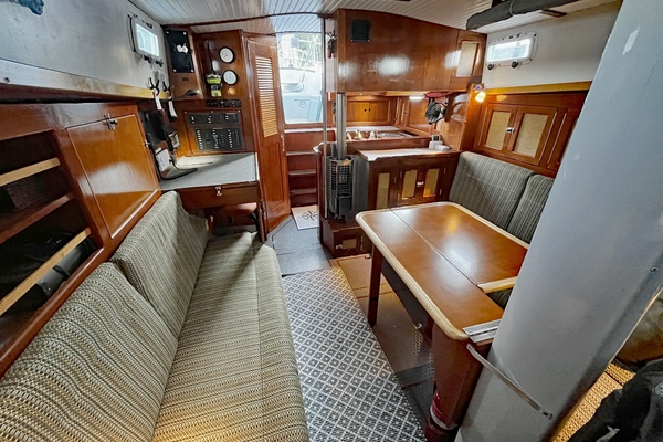 PATINA 35ft Brewer Yacht For Sale