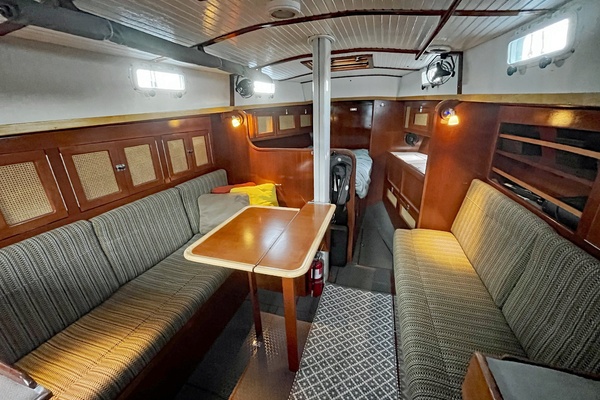 PATINA 35ft Brewer Yacht For Sale