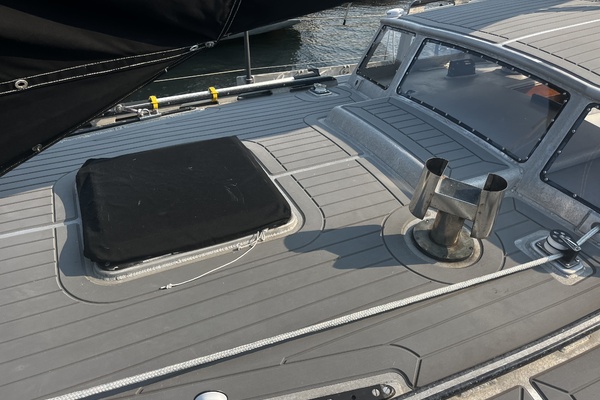PATINA 35ft Brewer Yacht For Sale