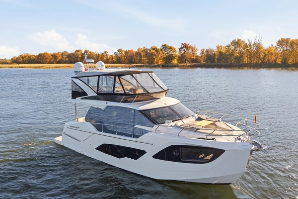 47-ft-Absolute-2021-47 Fly- Ile-aux-Noix Quebec Canada  yacht for sale
