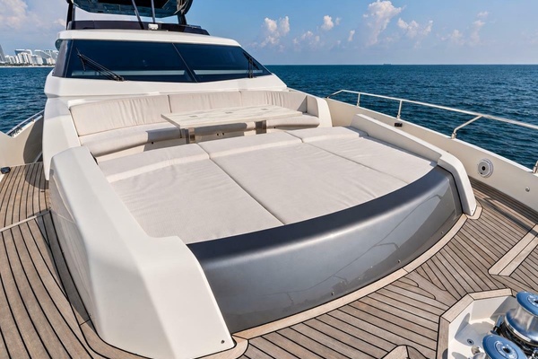 THE BRASS RING 85ft Ferretti Yachts Yacht For Sale