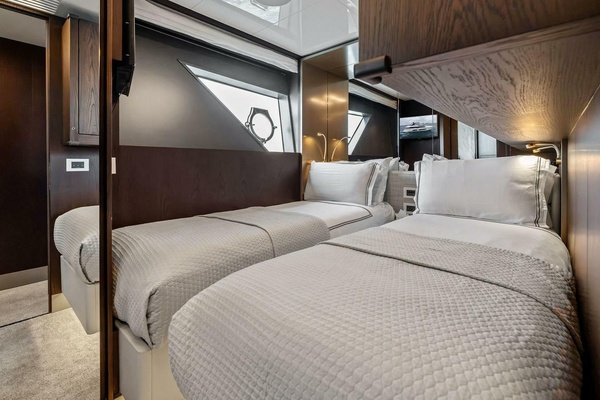 THE BRASS RING 85ft Ferretti Yachts Yacht For Sale