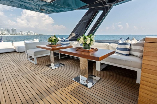 THE BRASS RING 85ft Ferretti Yachts Yacht For Sale