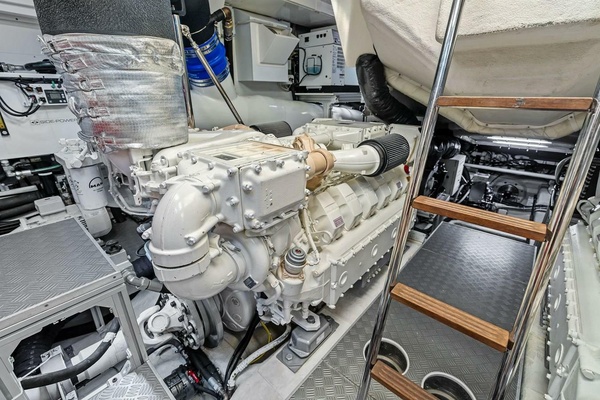 THE BRASS RING 85ft Ferretti Yachts Yacht For Sale