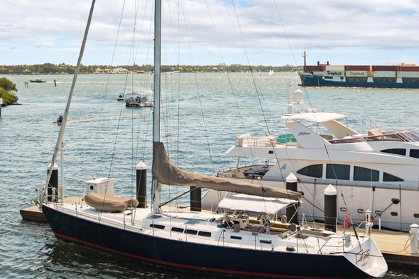 1991 Southern Wind 72