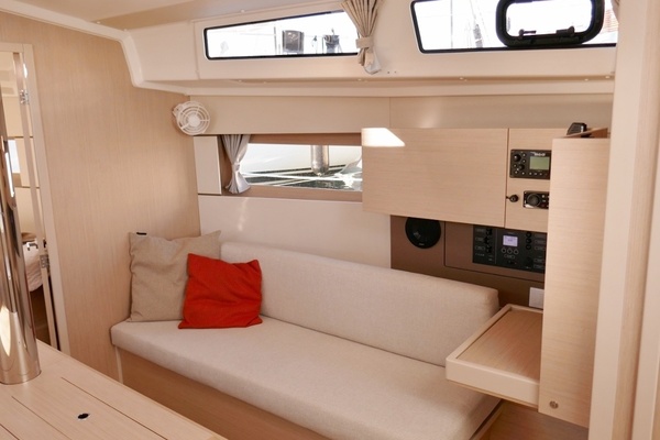 Wanderer 38ft Beneteau Yacht For Sale