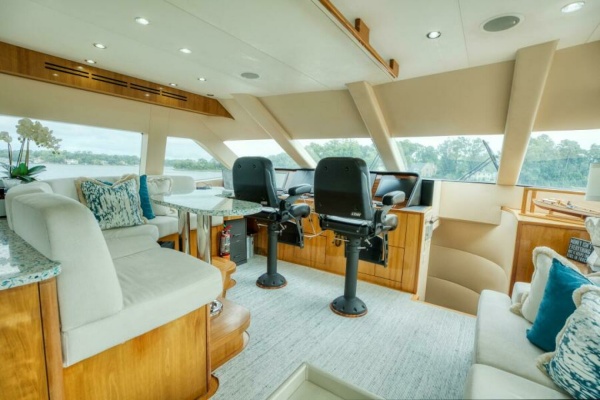 MAJESTIK 80ft Hatteras Yacht For Sale