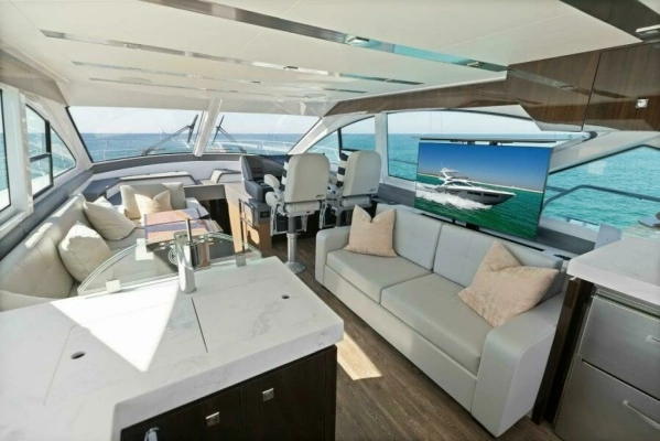 2023 Cruisers Yachts 60