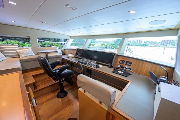 Midnight Moon 85ft Horizon Yacht For Sale