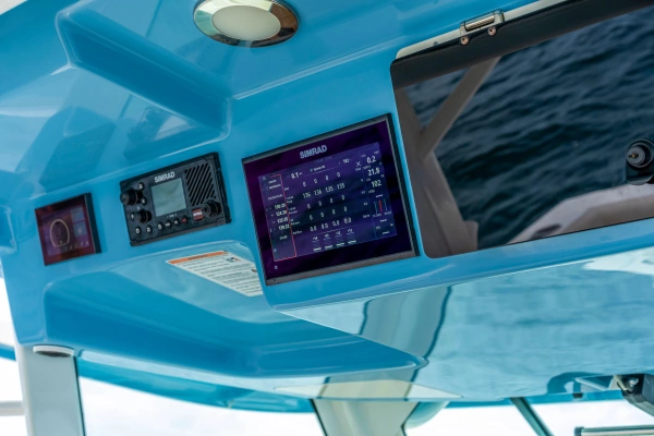 2025 Boston Whaler 38