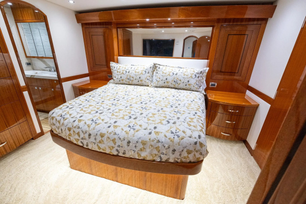 70ft Hatteras Yacht For Sale