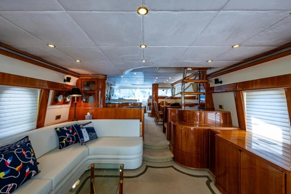 2000 Princess 72