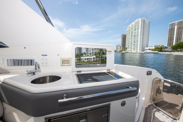 32ft Sea Ray Yacht For Sale