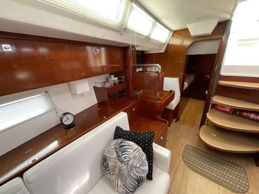 Amel 55 Yacht For Sale