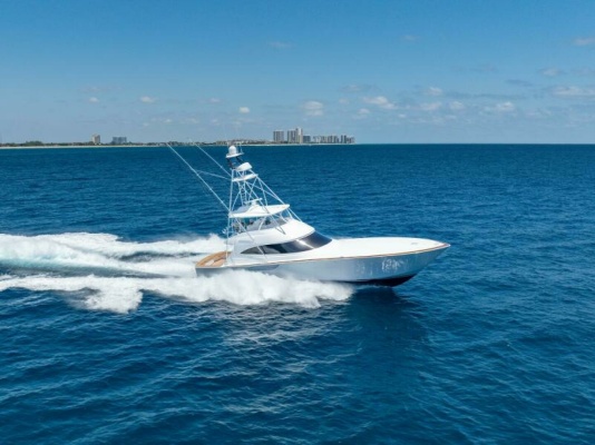 Viking 74 Convertible - Running Exterior Profile
