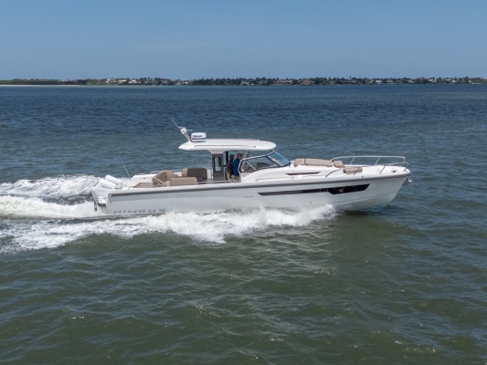 In Stock 2025 Nimbus T11 308 40ft Nimbus Yacht For Sale