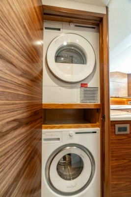 Viking 54 Sport Tower - Laundry Closet